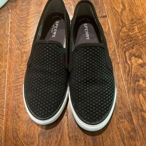 Seaside Emboss suede Sperry Black memory foam- great condition.